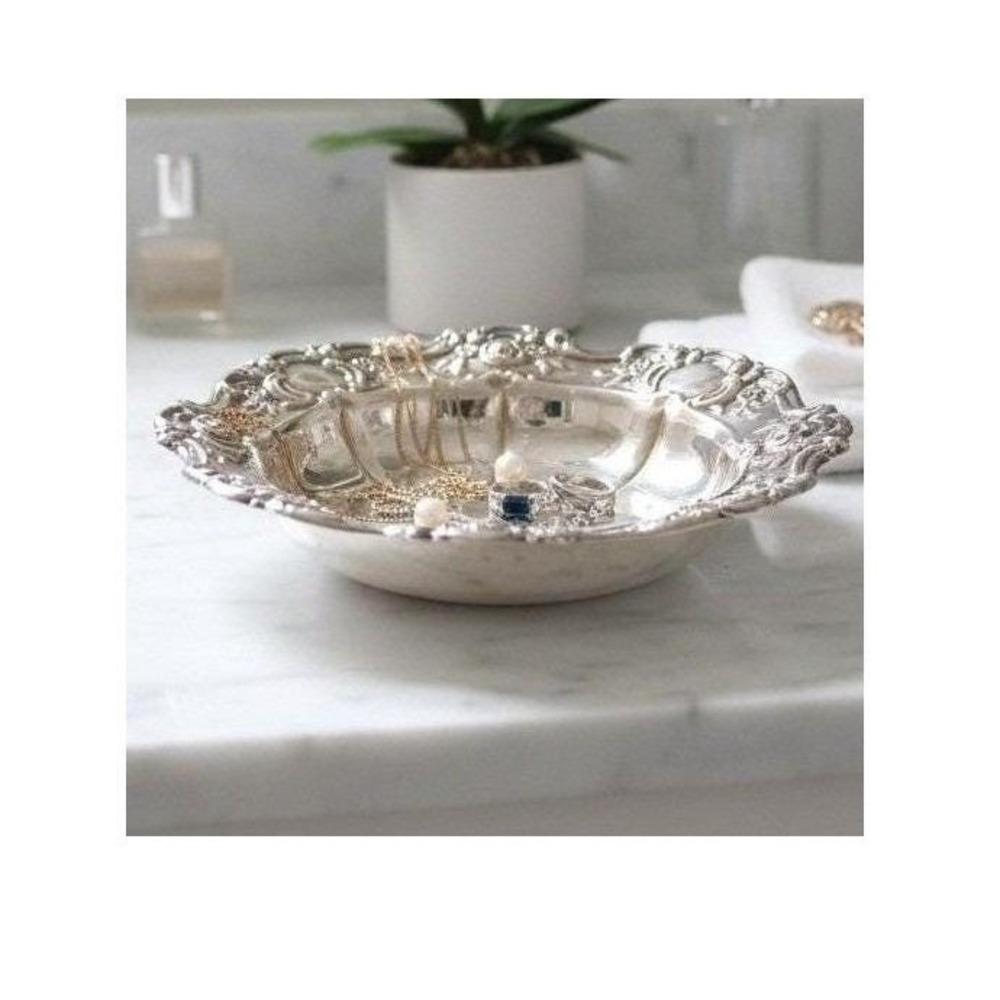 TOWLE Silverplate Scalloped Fluted Nut Candy Bowl Appetizer Trinket Jewelry Dish